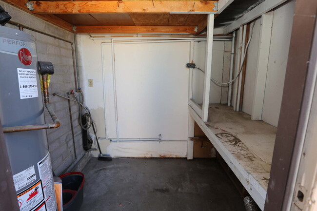 Building Photo - Beautifully Renovated 2-Bedroom Home in a ...