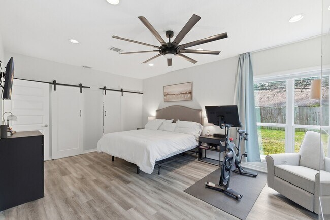 Building Photo - 5807 Ettrick Dr