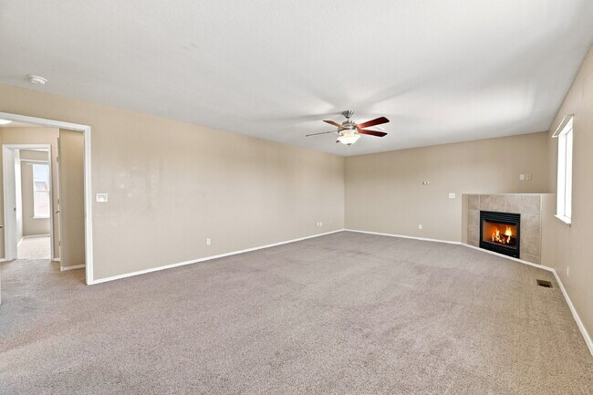 Building Photo - $2,395.95, 4 bed, 3.5 bath located in Colorado Springs with Central AC.