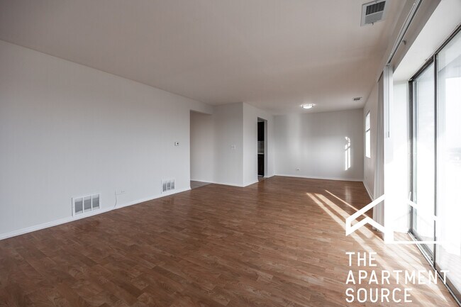 Building Photo - 2300 N Harlem Ave