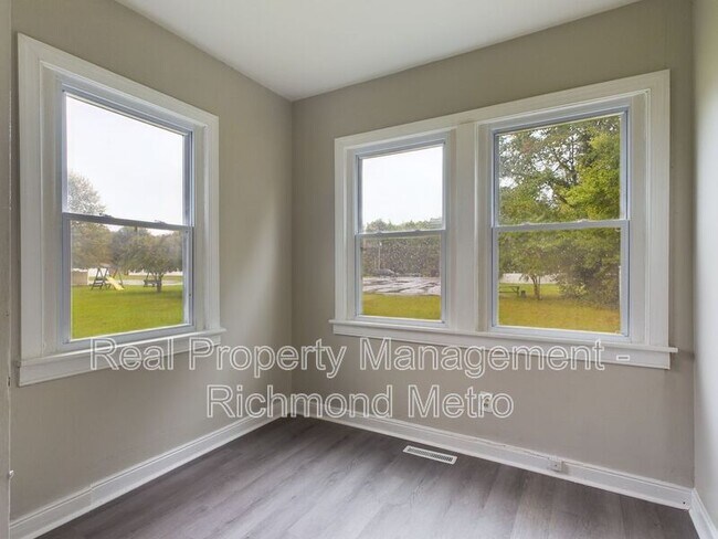 Building Photo - 1812 Gatewood Ave