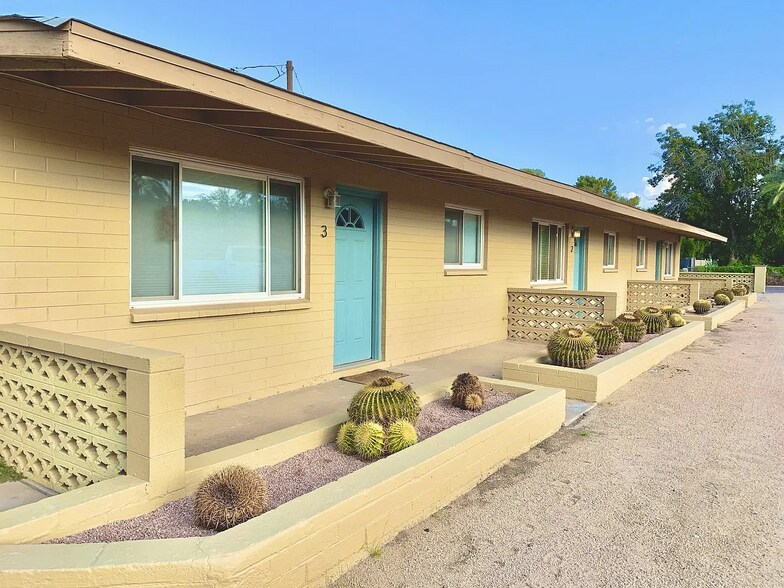 Primary Photo - 4017 E Palm Ln