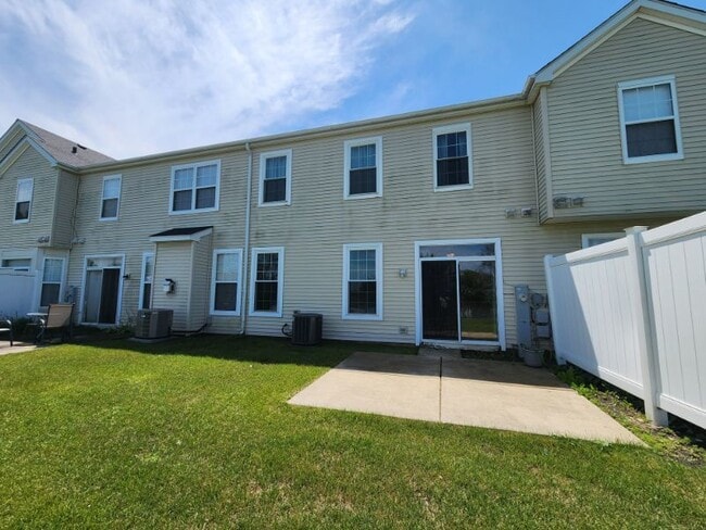 Building Photo - 1804 Parkside Dr