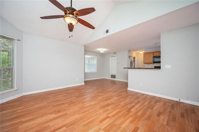 Building Photo - 915 Wentworth Ct
