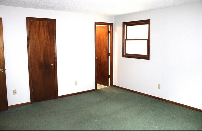 Master bedroom - 15601 Bull Rapids Rd