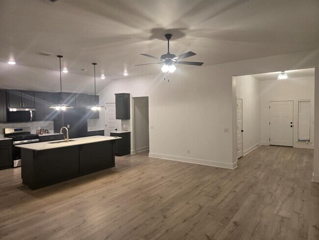 Building Photo - 17705 Horne Ln