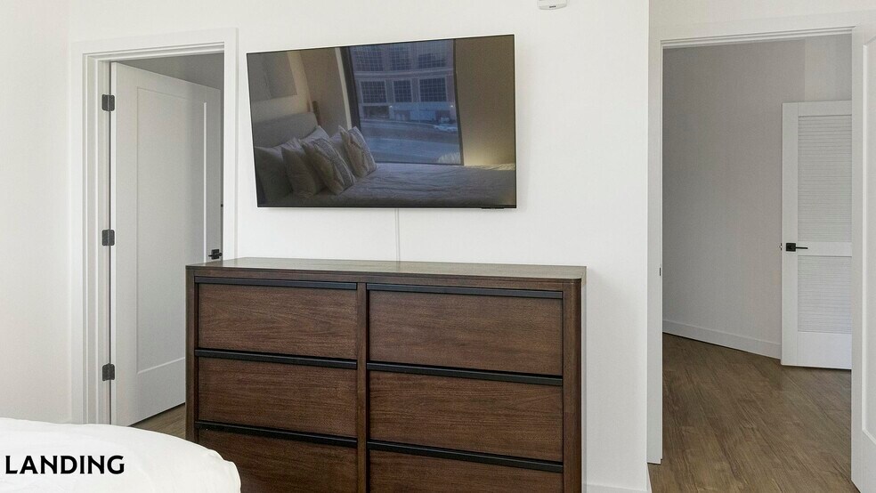 Building Photo - 1007 S Mint St