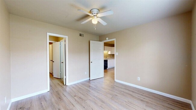 Building Photo - 805 San Pedro Dr