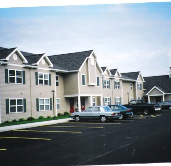 Primary Photo - Vienna Place Apartments