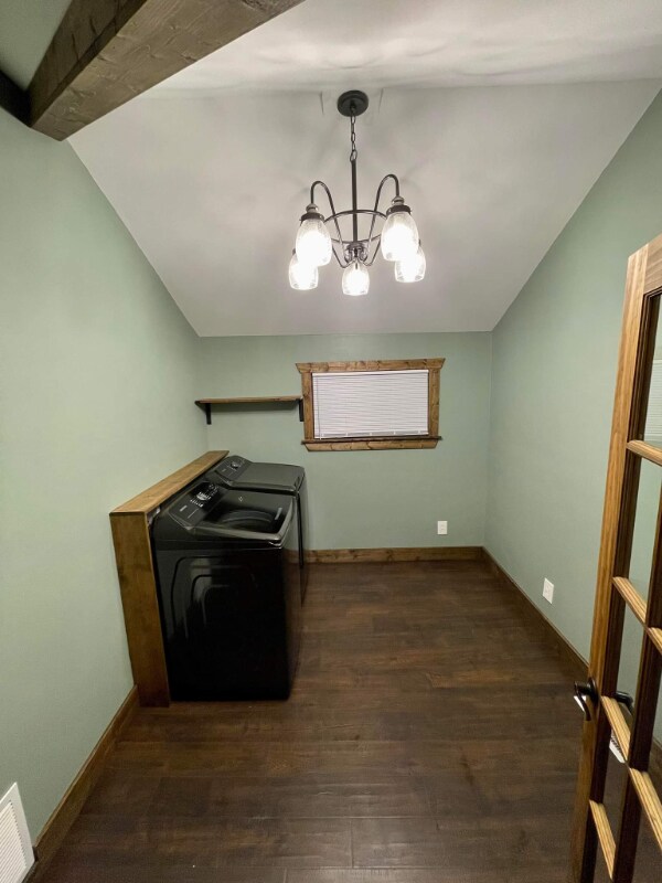 Building Photo - 195 E 2nd St