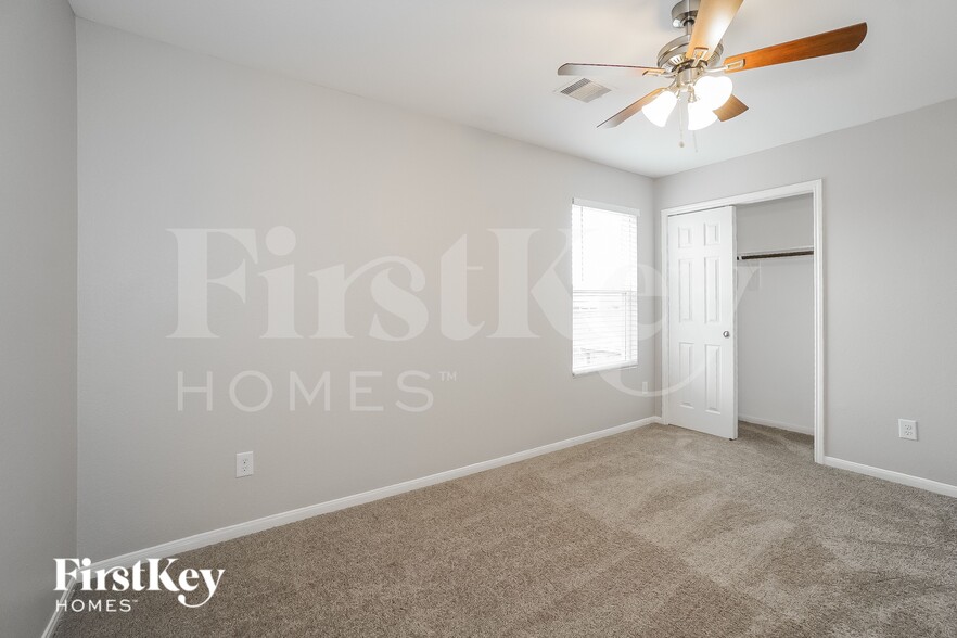 Building Photo - 16042 Belleshire Ln