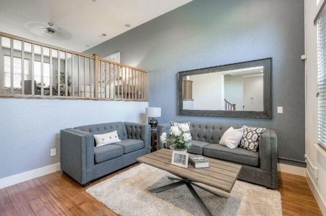 Building Photo - 405 Washington Square