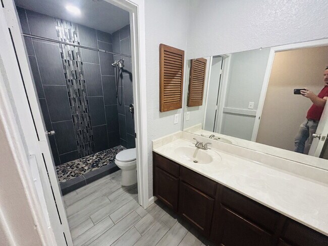 Building Photo - 8726 Kentsdale-