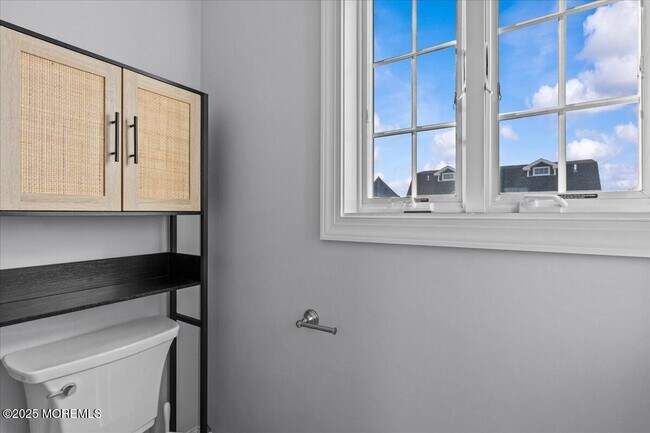 Building Photo - 1613 Ocean Ave