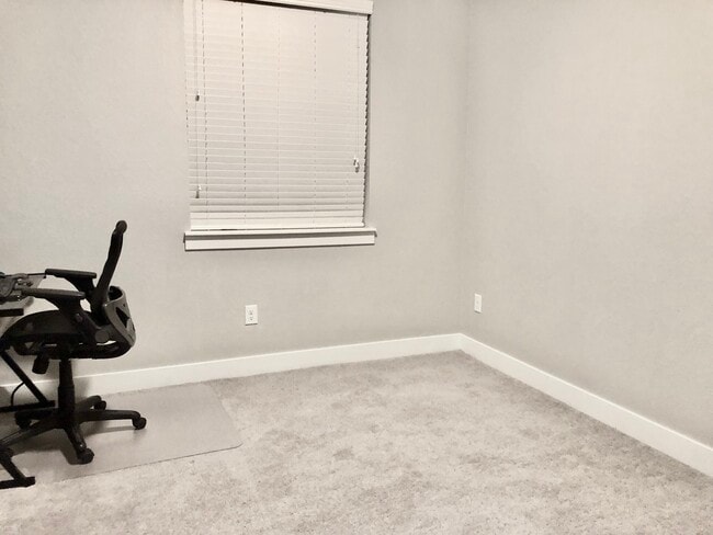 Guest Bedroom - 981 S Sable Blvd