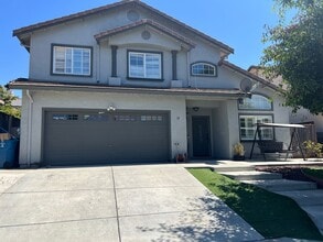 Building Photo - Spacious Home for Rent