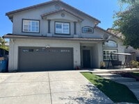 Building Photo - Spacious Home for Rent