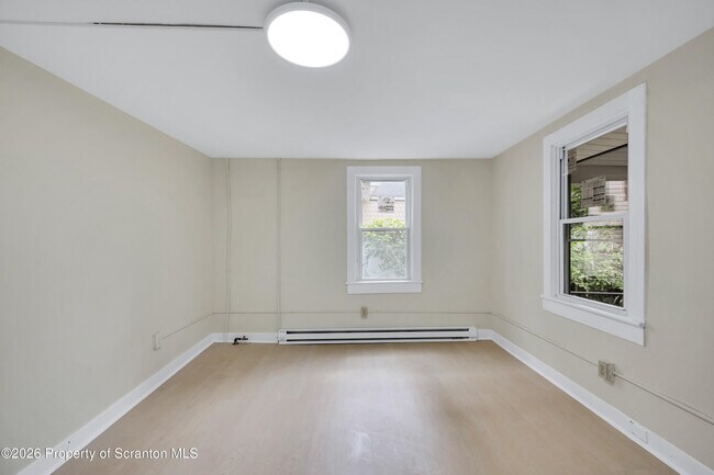Building Photo - 629 Beech St
