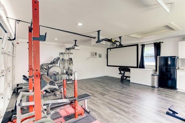 Building Photo - 10806 Wickersham Ln