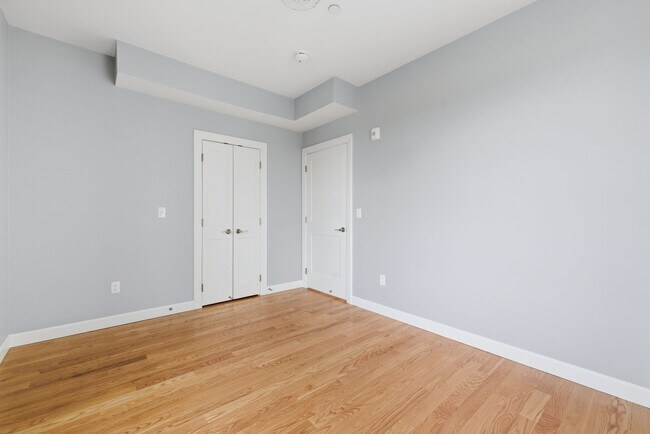 Building Photo - 19 Simon St