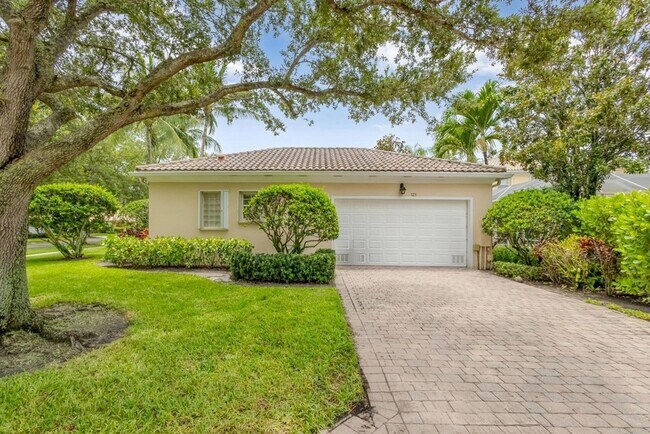 Building Photo - 121 Savona Dr