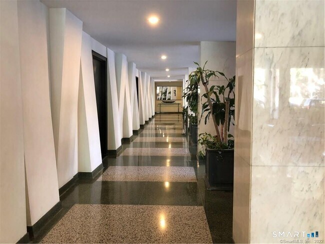 Building Photo - 444 Bedford St