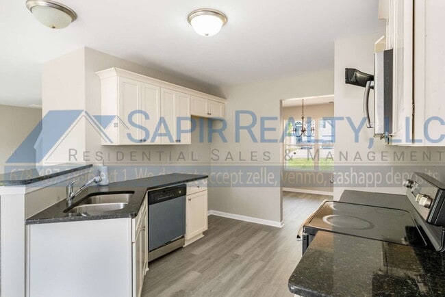 Building Photo - 960 Revere Way