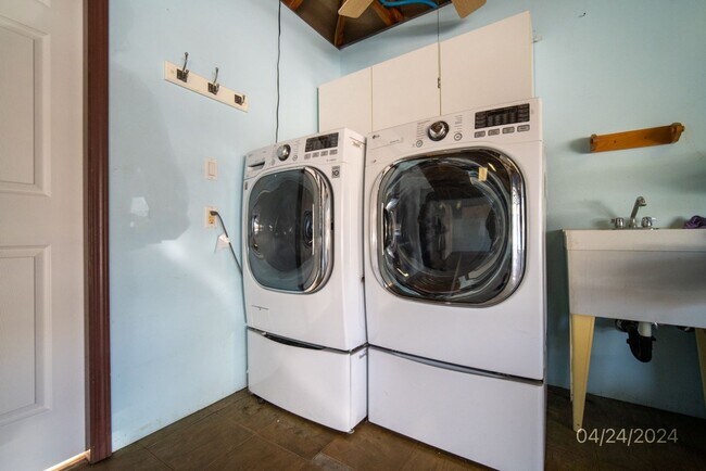 Building Photo - 3 BD/2 BA Home with Enclosed Garage in Ewa Beach (Pets ok)