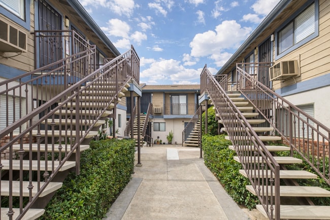 Interior Photo - 411 Park Way