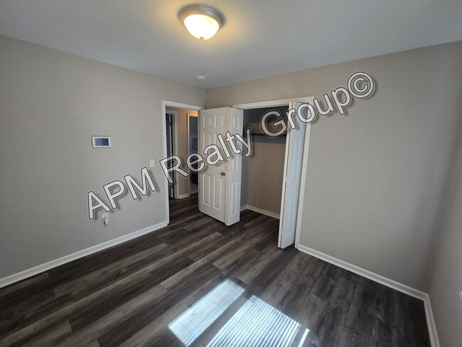 Building Photo - Three bedroom house in Eastover