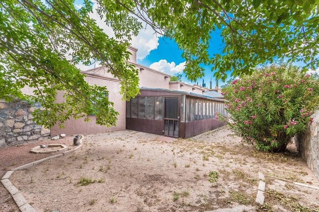 Building Photo - Lovely 4 bedroom in West Side El Paso!!
