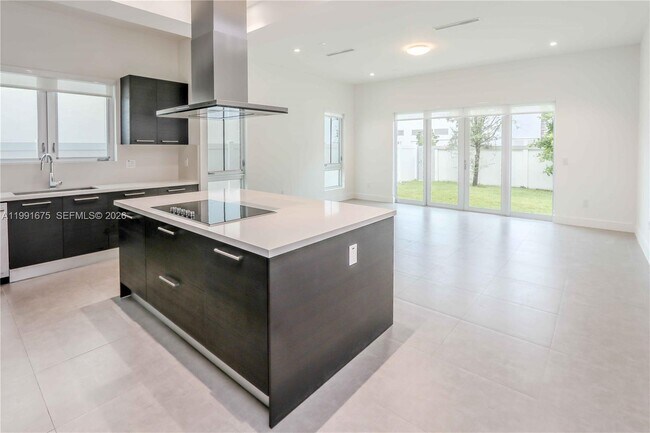 Building Photo - 8250 NW 33rd Terrace