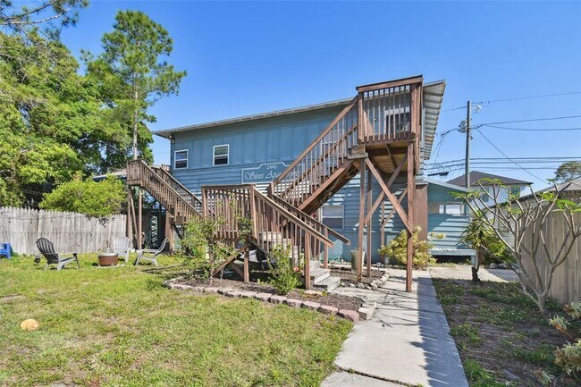 Building Photo - 2445 2nd Ave N