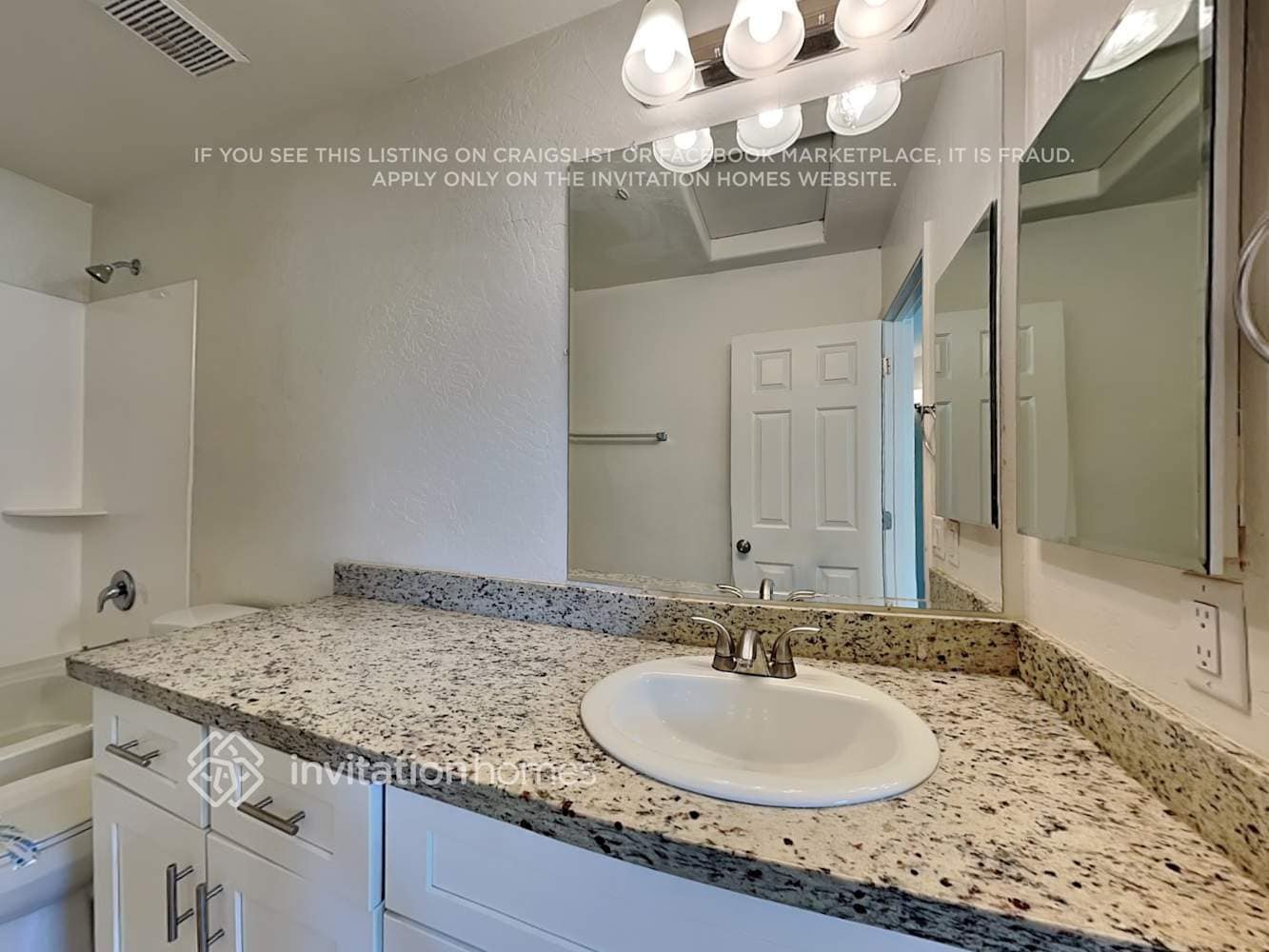 Building Photo - 17503 W Lisbon Ln