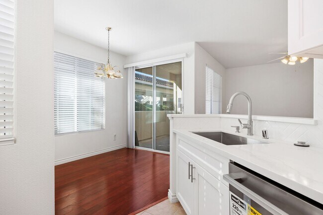 Building Photo - 10728 Sabre Hill Dr