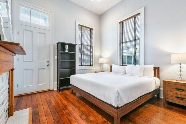 Building Photo - 1407 Baronne St