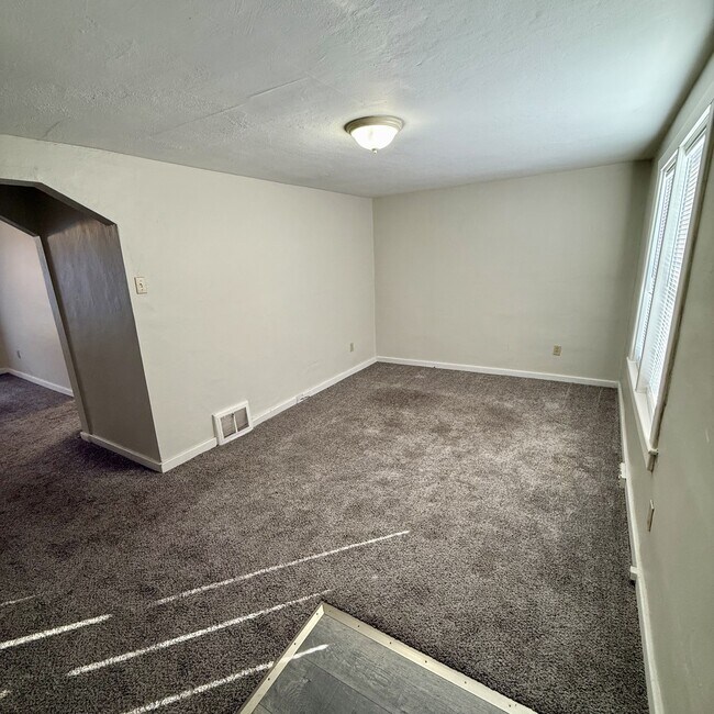 Building Photo - 338 La Motte Ln