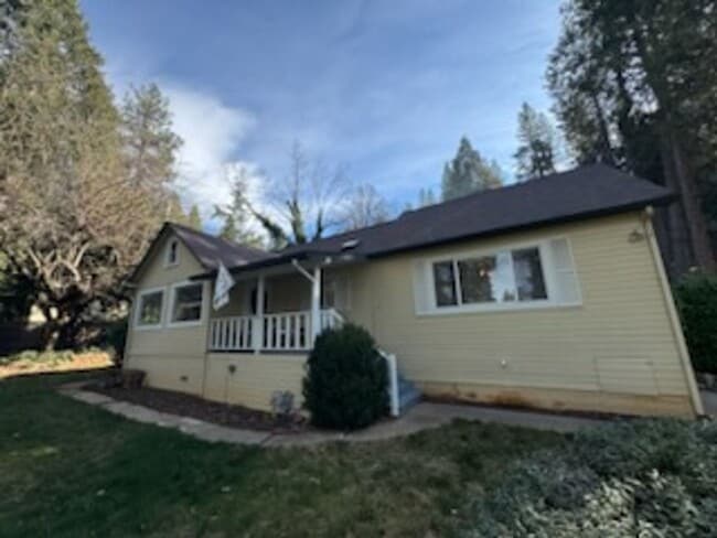 Building Photo - Welcome to this charming 3 bedroom, 2 bathroom house located in  Nevada City