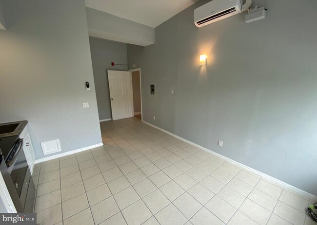 Building Photo - 1304 S 9th St