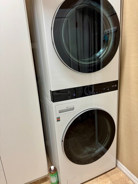 Washer-Dryer - 1582 Smoke Signal Ct
