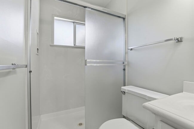 Building Photo - Wow! What a Great Home! Available Now!