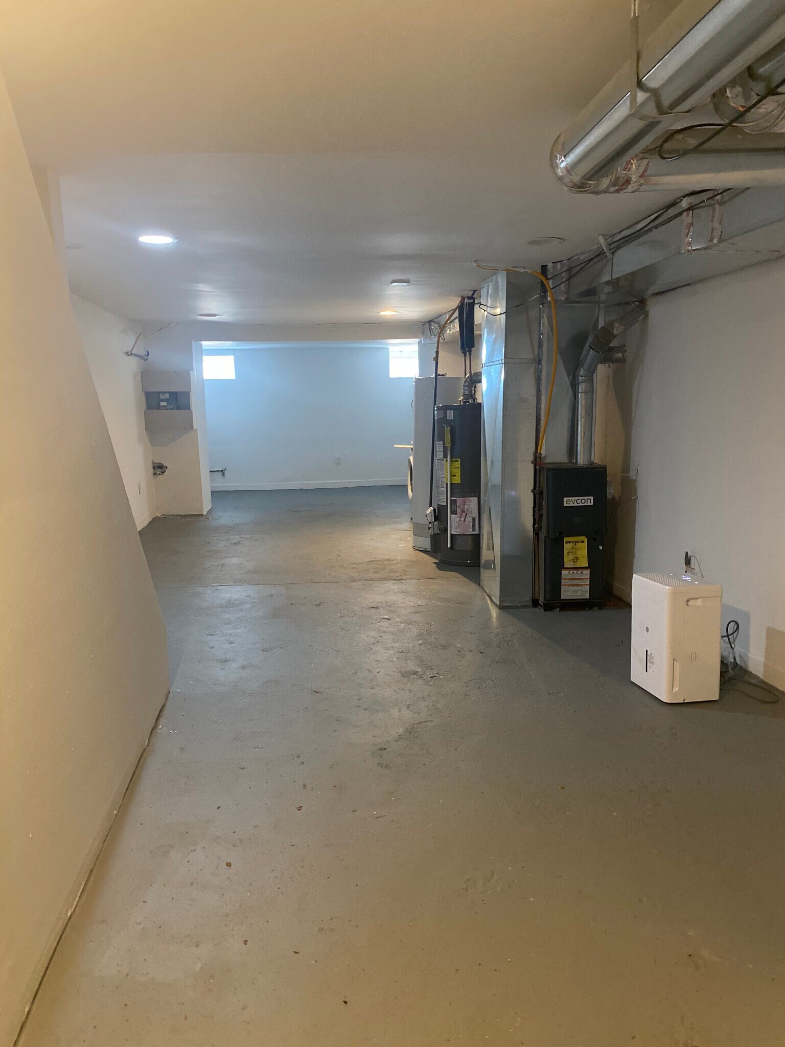 Building Photo - 5629 Malcolm St