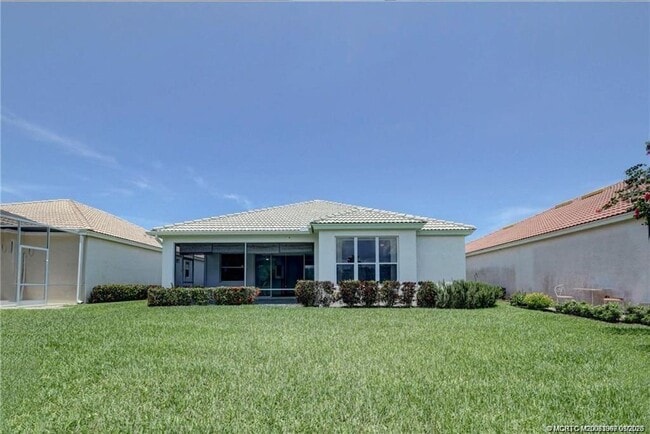 Building Photo - 4574 NW Red Maple Dr