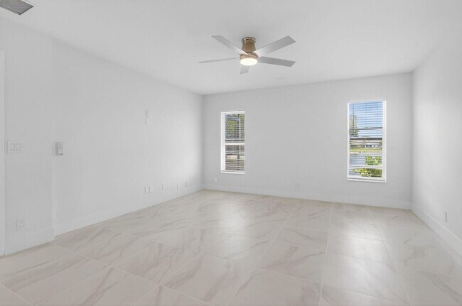 Building Photo - 9151 Pine Springs Dr