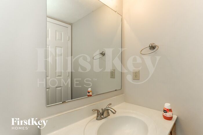 Building Photo - 155 Beaverwood Ln