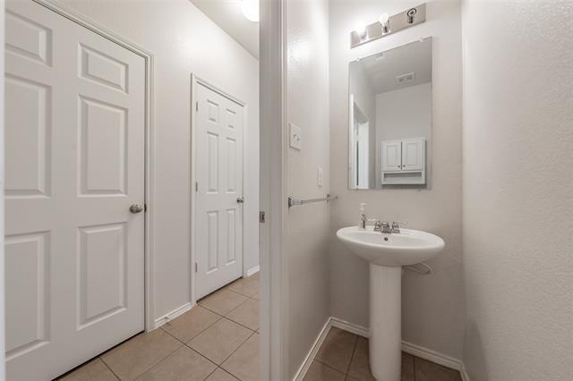 Building Photo - 2312 Bermont Red Ln