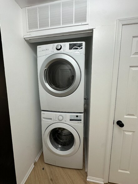 Building Photo - 139000 Farnsworth Ln