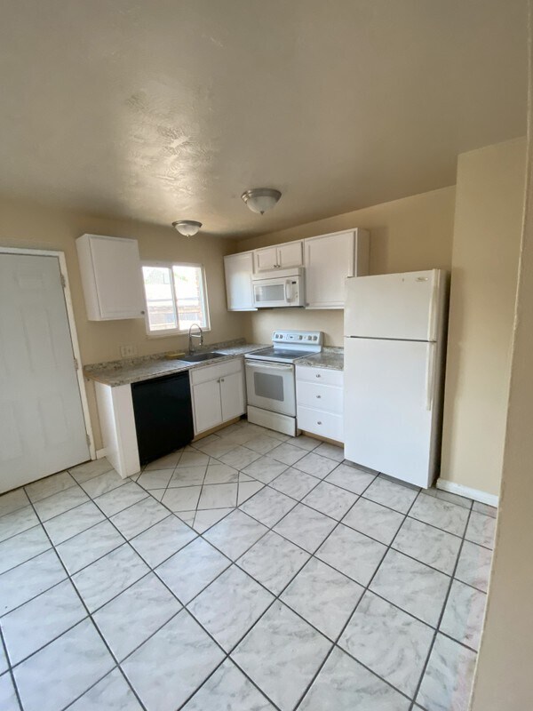 Building Photo - 725 S 1000 W