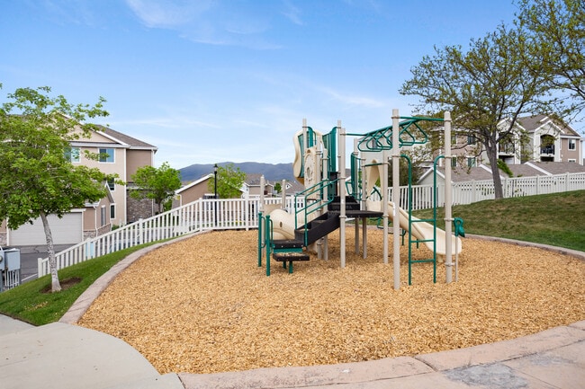 Building Photo - 157 W Springview Dr
