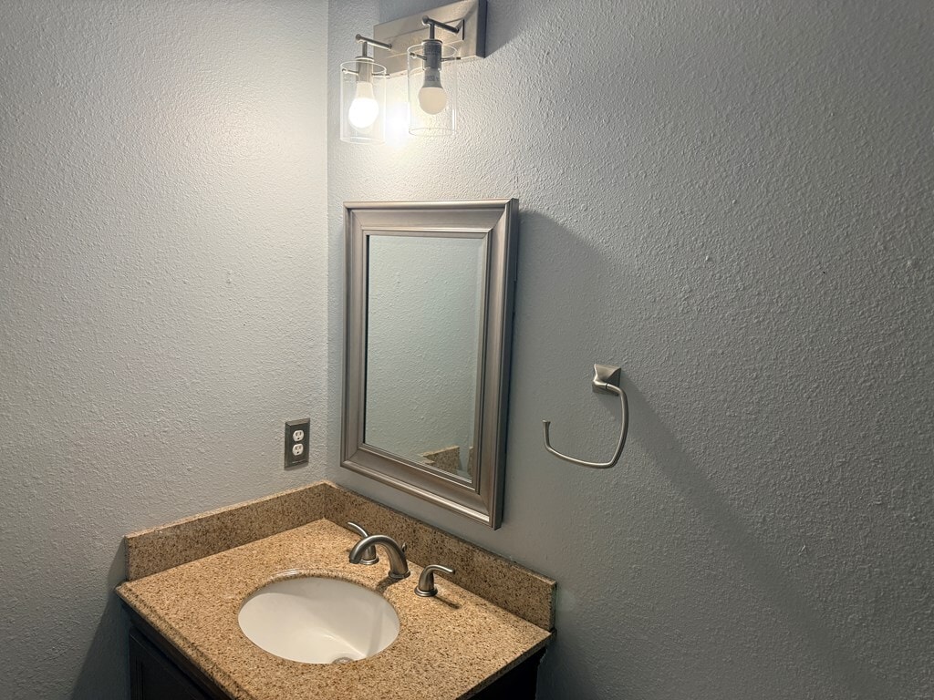 Building Photo - 2 Star Cir